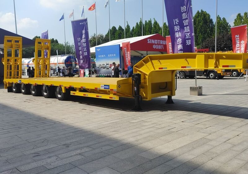 40 Feet 3 Axle Low Bed Trailer - photo 2