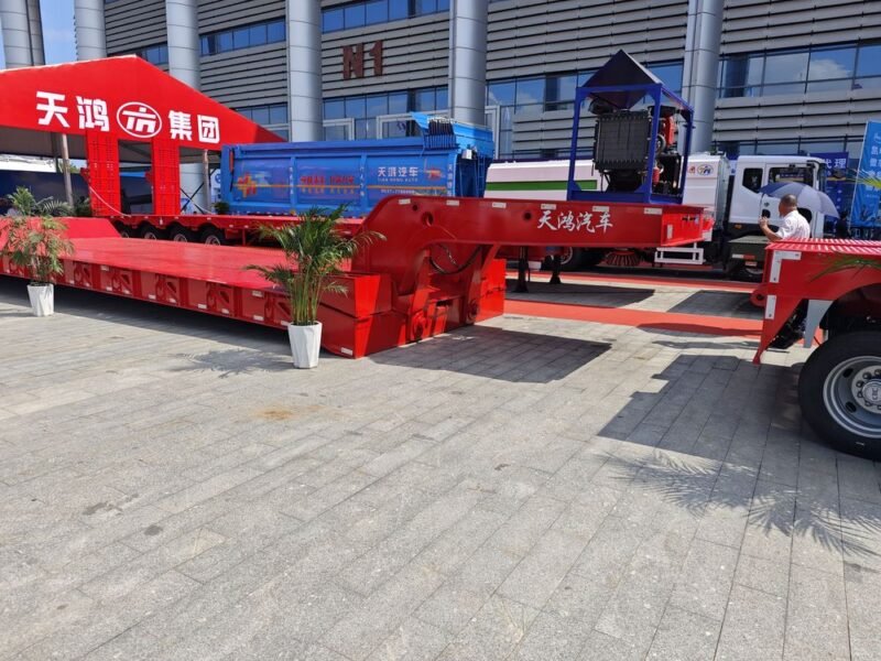 40 Feet 3 Axle Low Bed Trailer - photo 3