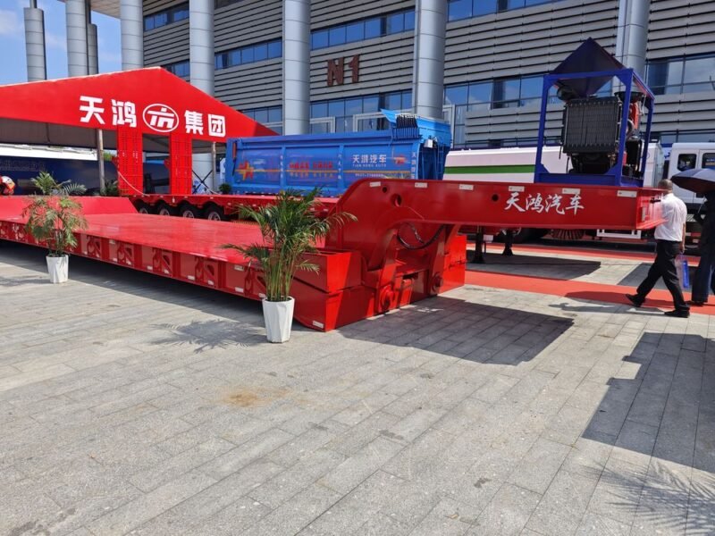 40 Feet 3 Axle Low Bed Trailer - photo 4