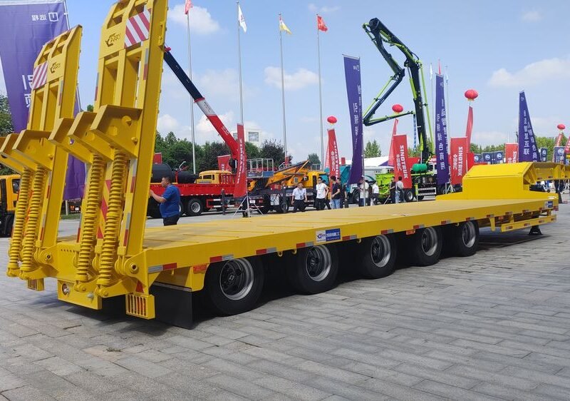40 Feet 3 Axle Low Bed Trailer - photo 5